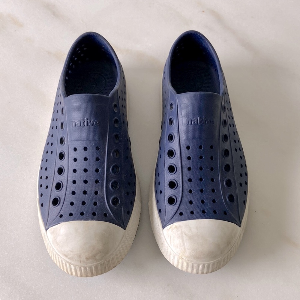 Native slip on size M3 W5